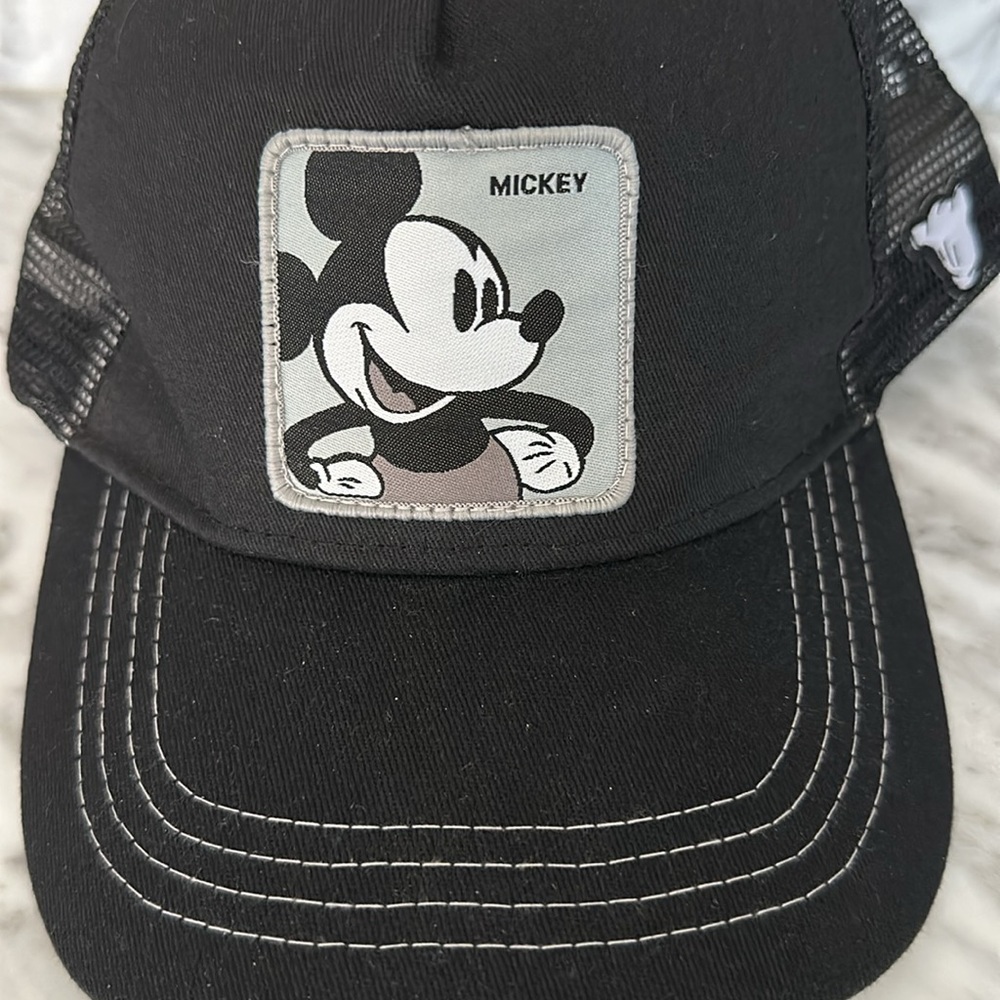 Black Mickey Mouse adjustable snap back truckers hat - Picture 2 of 8